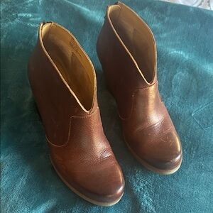Women's Korks Brown Leather Ankle Boots sz 9